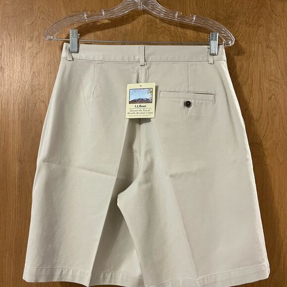 LL Bean Wrinkle Resistant Cotton Shorts - Picture 2 of 9